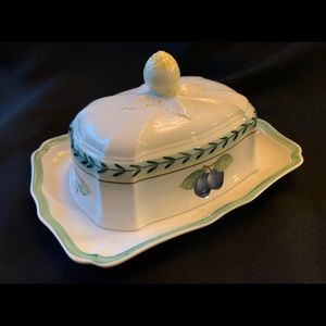 Villeroy & Boch 
Covered Butter Dish
French Garden